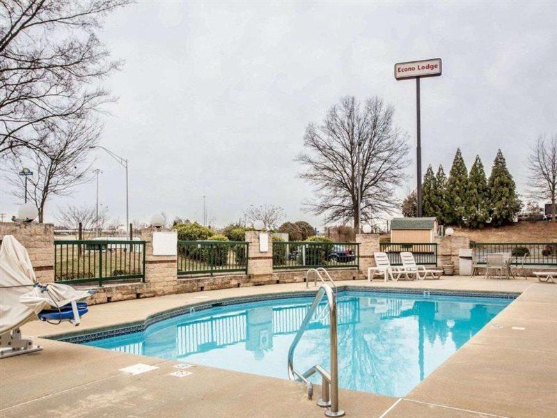 Red Roof Inn & Suites Cornelius - Lake Norman Luaran gambar