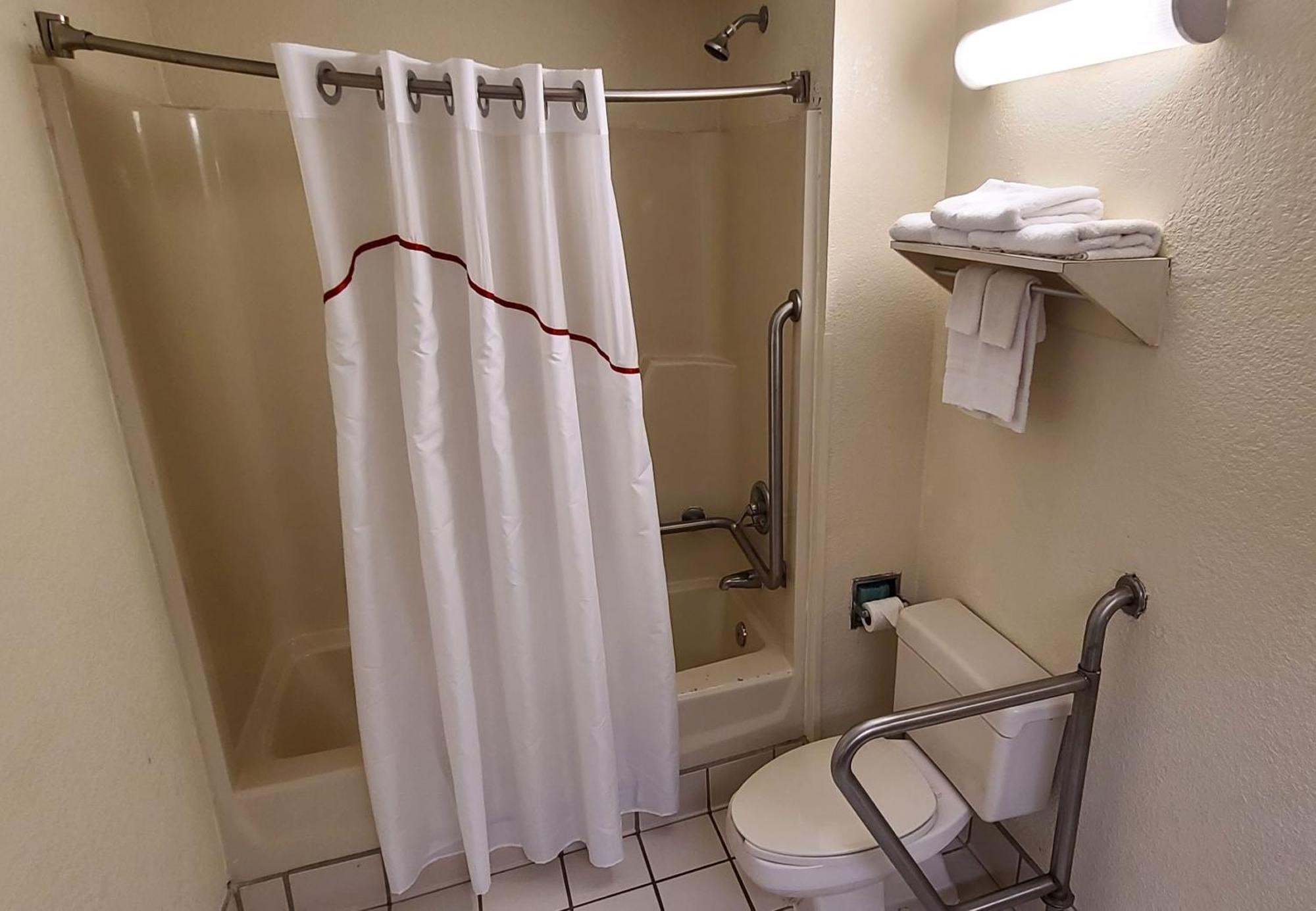 Red Roof Inn & Suites Cornelius - Lake Norman Luaran gambar
