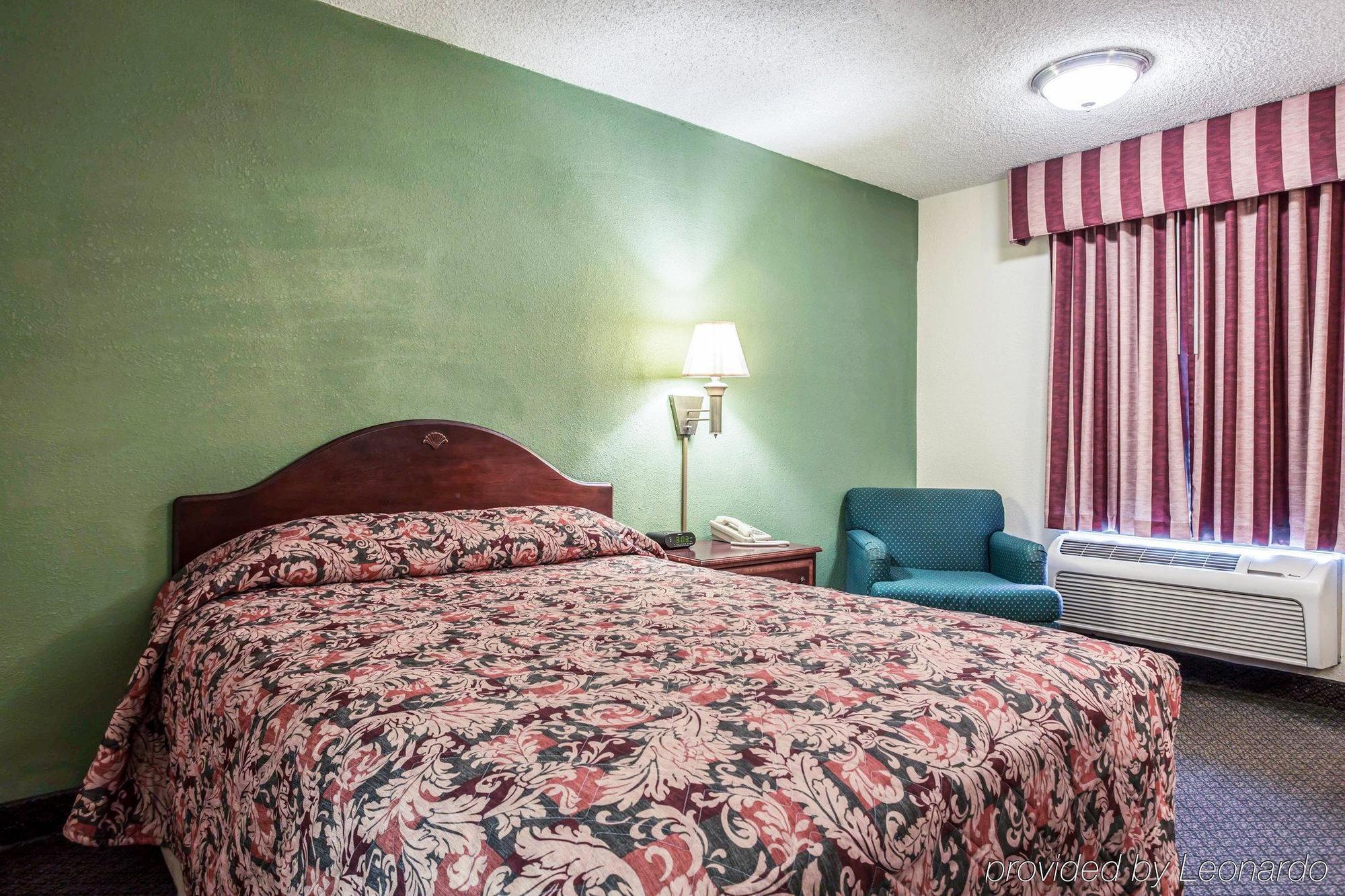 Red Roof Inn & Suites Cornelius - Lake Norman Luaran gambar