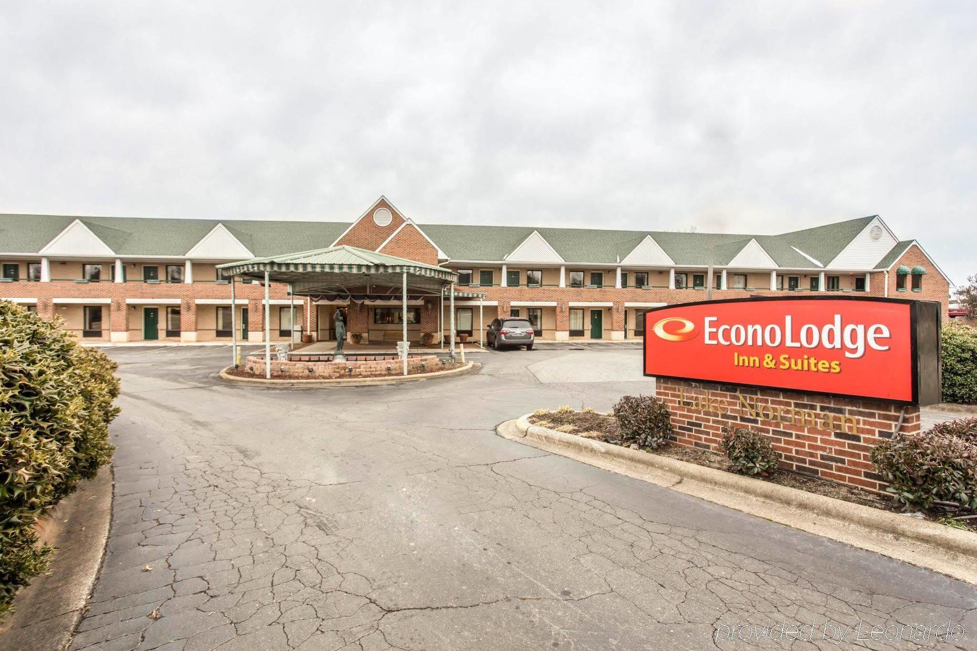 Red Roof Inn & Suites Cornelius - Lake Norman Luaran gambar