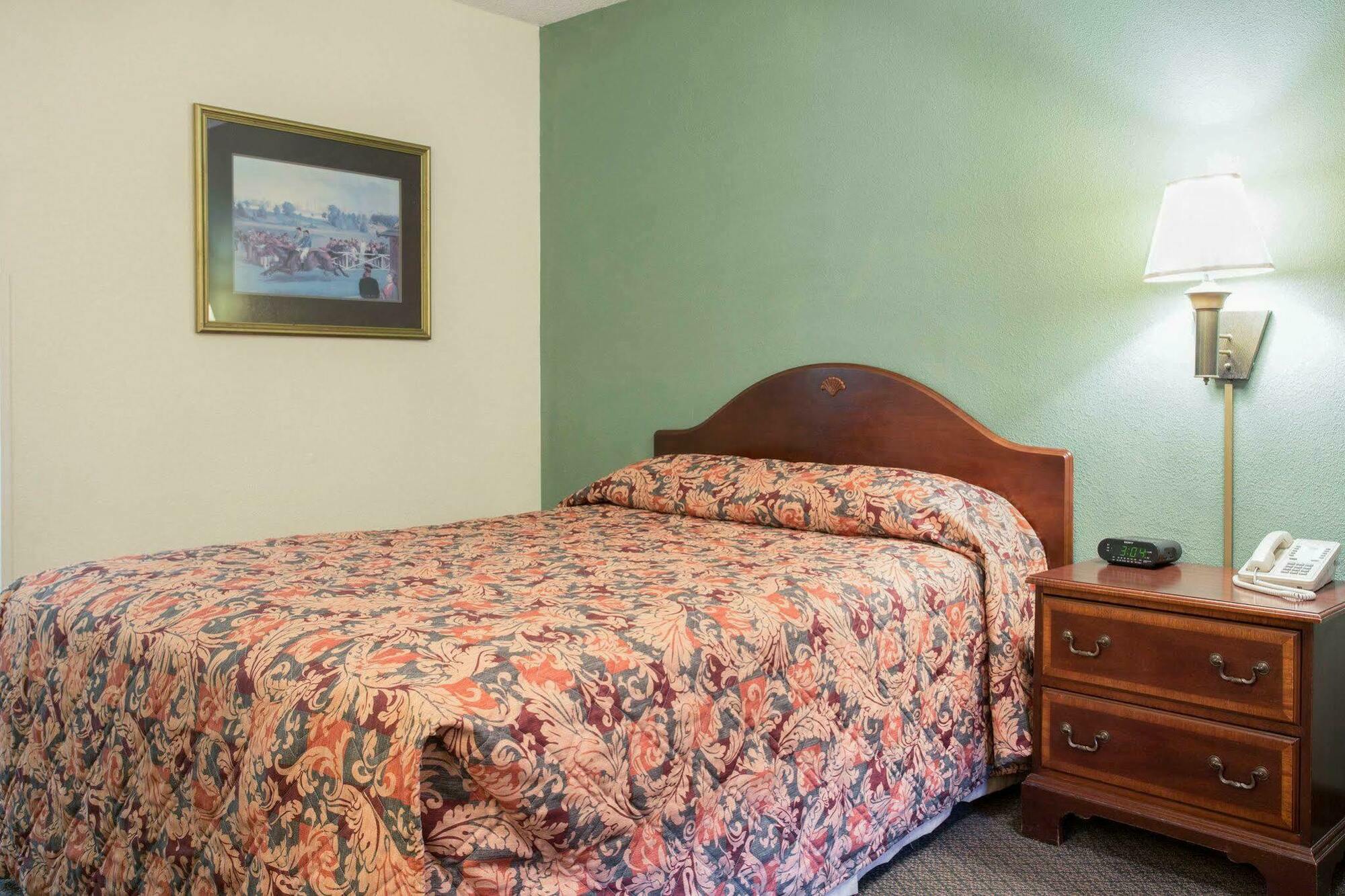 Red Roof Inn & Suites Cornelius - Lake Norman Luaran gambar